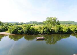 Appealing Apartment in Vezac With Swimming Pool
