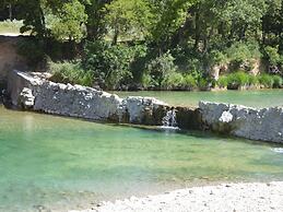 Lovely House With Grass Garden, Shared Swimmingpool, Next to the River