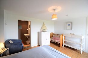Attractive Holiday Home in Gerin Near Centre