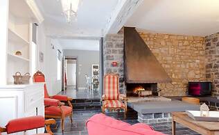 Attractive Holiday Home in Gerin Near Centre