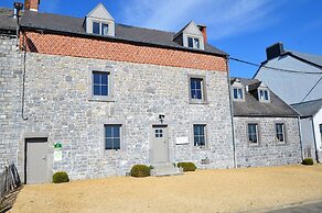 Attractive Holiday Home in Gerin Near Centre