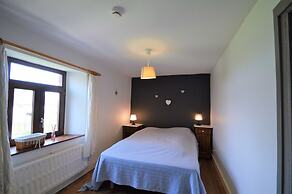 Attractive Holiday Home in Gerin Near Centre