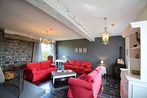 Attractive Holiday Home in Gerin Near Centre