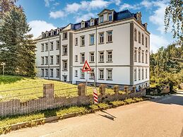 Alluring Villa in Grunhainichen-borstendorf With Garden