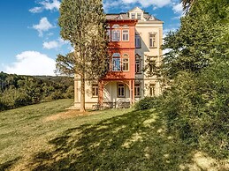 Alluring Villa in Grunhainichen-borstendorf With Garden