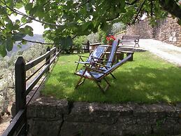 Spacious Cottage in Cortona With Swimming Pool