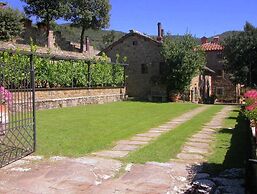 Spacious Cottage in Cortona With Swimming Pool
