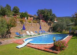 Spacious Cottage in Cortona With Swimming Pool