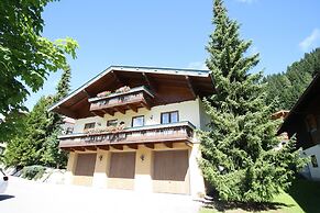 Appealing Apartment in Kleinarl With Ski-storage