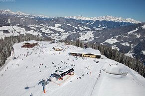 Appealing Apartment in Kleinarl With Ski-storage