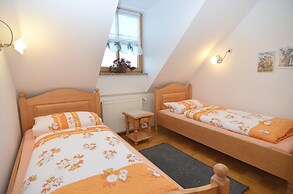Spacious Apartment With Sauna in Schonsee