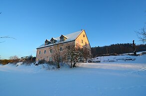 Spacious Apartment With Sauna in Schonsee