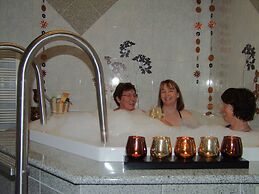 Holiday Home With Panoramic View and Every Convenience - spa