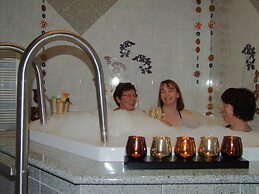 Holiday Home With Panoramic View and Every Convenience - spa