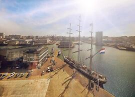 Two Room Apartment Overlooking the Harbor