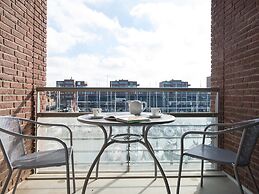 Two Room Apartment Overlooking the Harbor