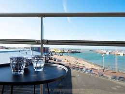 Two Room Apartment Overlooking the Harbor