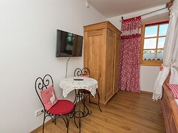 Alluring Holiday Home in Ubersee With Whirlpool
