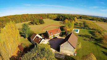Charming Holiday Home in Montrichard With Pool