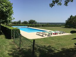 Charming Holiday Home in Montrichard With Pool