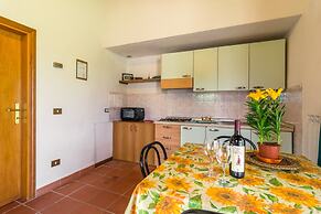 Aesthetic Farmhouse in Bucine With Barbecue
