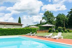 Aesthetic Farmhouse in Bucine With Barbecue