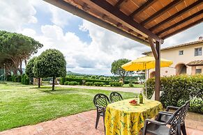 Aesthetic Farmhouse in Bucine With Barbecue
