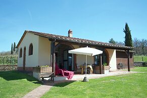 Aesthetic Farmhouse in Bucine With Barbecue