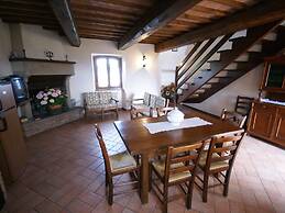 Nice Apartment With Pool and Beautiful Garden