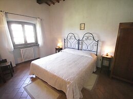 Nice Apartment With Pool and Beautiful Garden