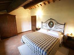 Nice Apartment With Pool and Beautiful Garden