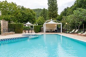 Stunning Holiday Home in Foligno With Sauna