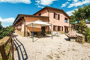 Inviting Farmhouse in Appenines With Covered Swimming Pool