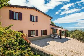 Inviting Farmhouse in Appenines With Covered Swimming Pool