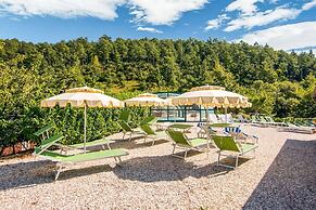 Inviting Farmhouse in Appenines With Covered Swimming Pool