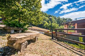 Inviting Farmhouse in Appenines With Covered Swimming Pool