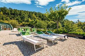 Inviting Farmhouse in Appenines With Covered Swimming Pool