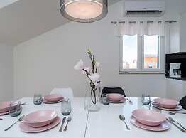 Villa S