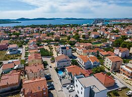 Villa S