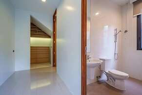 Ekkamai Luxury Villa With Home Cinema