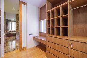 Ekkamai Luxury Villa With Home Cinema