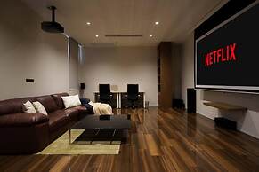 Ekkamai Luxury Villa With Home Cinema