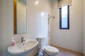 Ekkamai Luxury Villa With Home Cinema