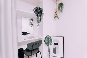 Minimalist Loft 302