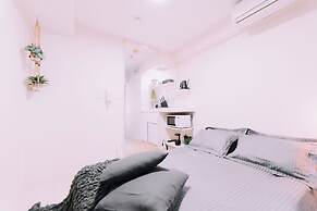 Minimalist Loft 302
