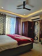 Deepak Hotel