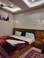 Deepak Hotel