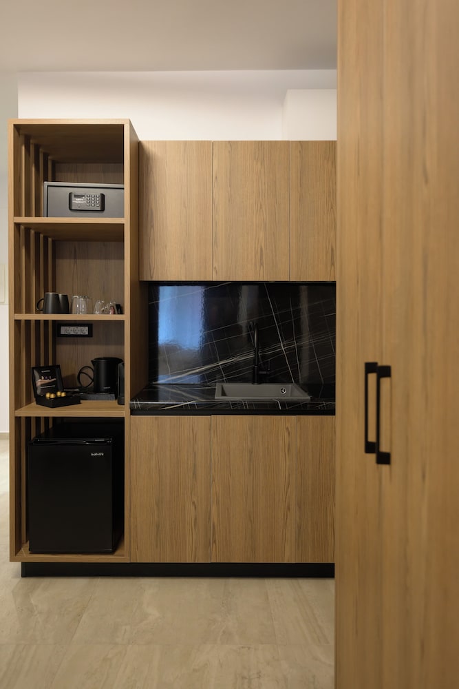 Cens Silver Suites