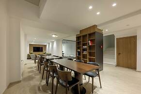 Cens Silver Suites
