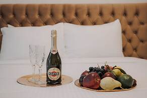 Cens Silver Suites